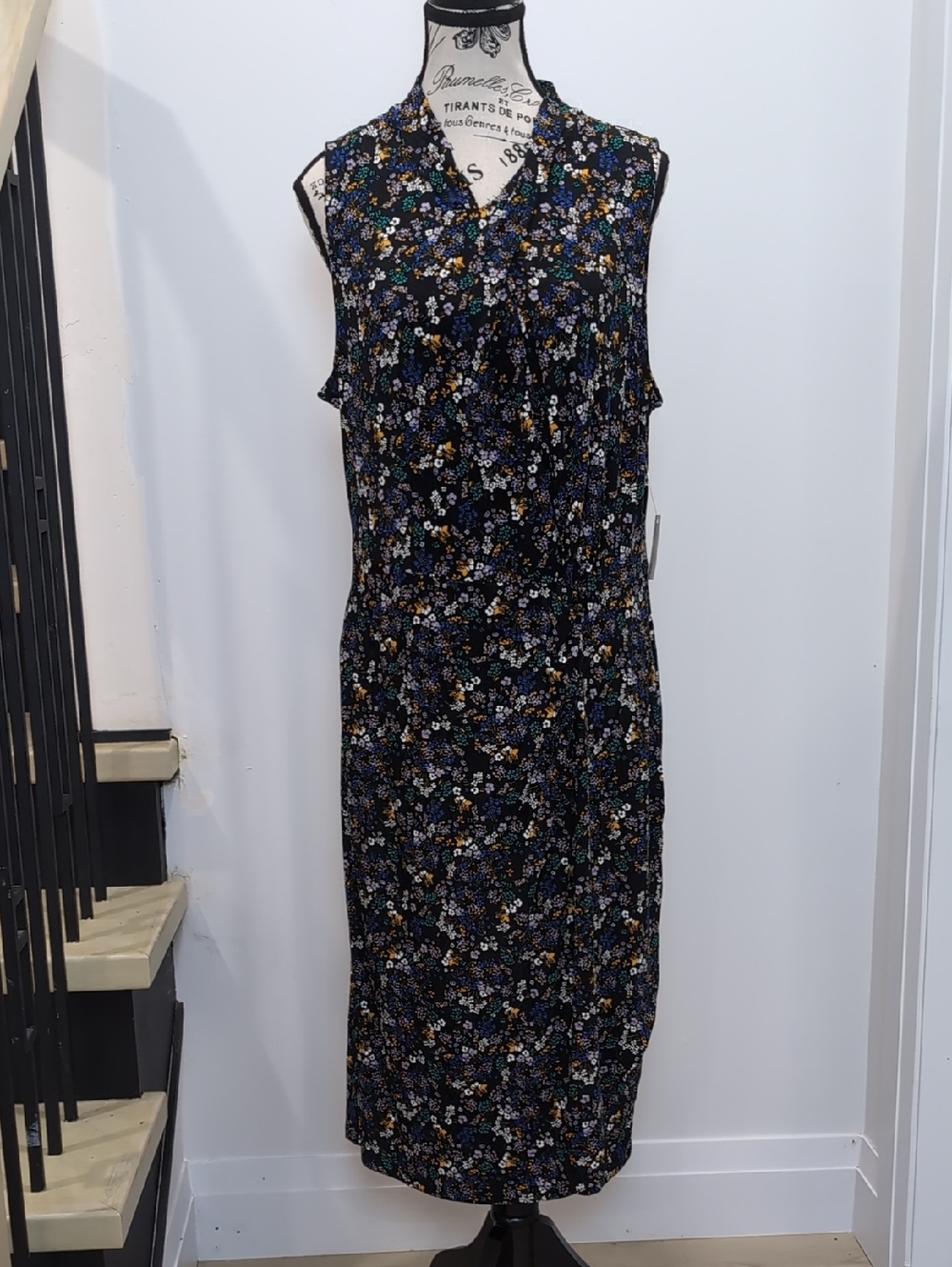 AMAZON ESSENTIALS | Women's Black Floral Sleeveless Faux Wrap V-Neck Midi Dress